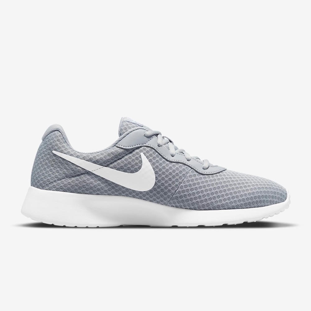 Women’s Nike Tanjun sneakers - like new condition